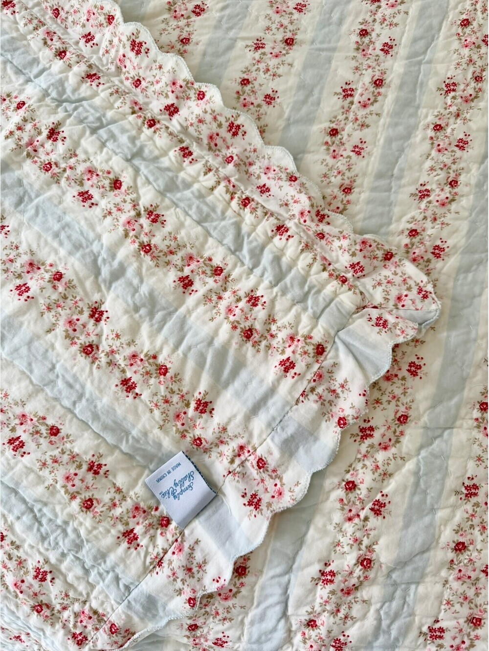 Simply Shabby Chic Rachel Ashwell Full/Queen Quilt Floral Cottage Bedding Set